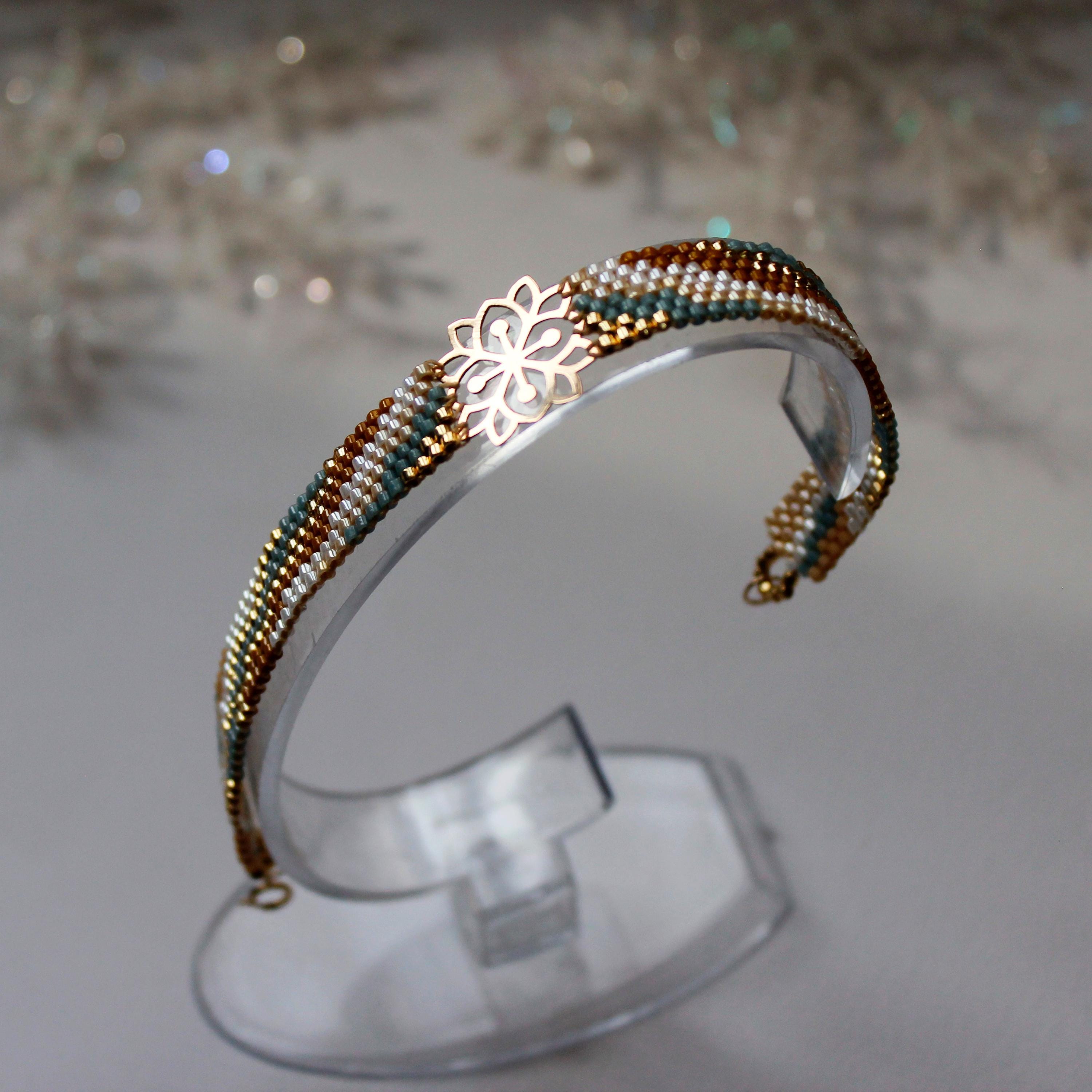 bransoletka z koralików Miyuki Miyuki Beaded Flower Bracelet with 18K Solid Gold Charm