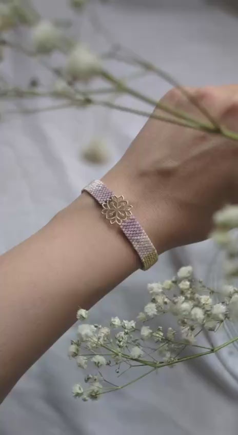 bransoletka z koralików Miyuki Miyuki Beaded Flower Bracelet with 18K Solid Gold Charm